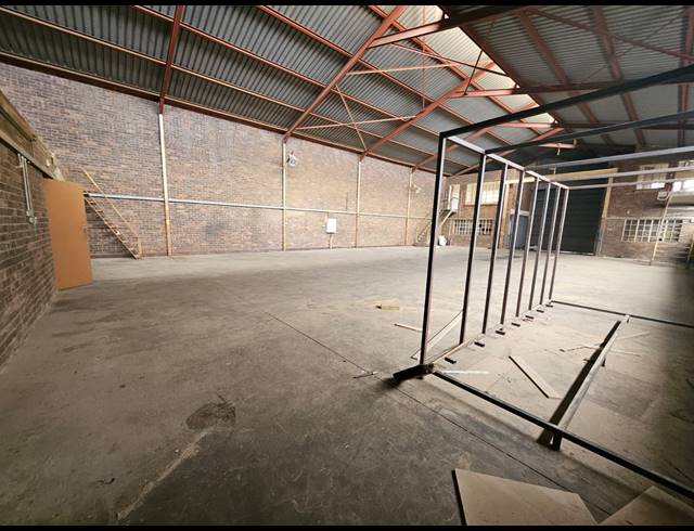 500M² WAREHOUSE TO LET IN LUIPAARDSVLEI